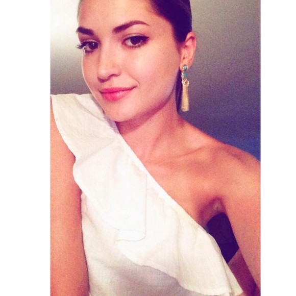 Old Navy Ruffle One-Shoulder Top - Picture 2 of 6